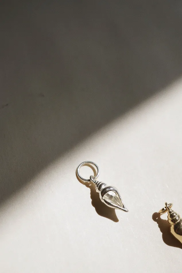 Conch Charm Pendant readytoship Foe Dear Necklaces