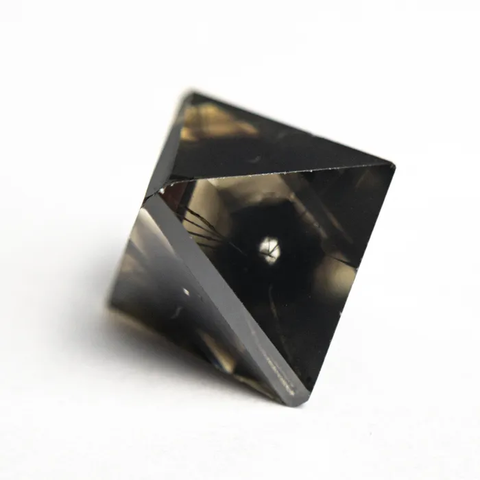 Earrings Misfit Diamonds 1323ct 1565x1120x1155mm Asteriated Octahedron 2516901