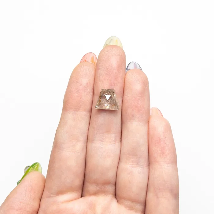 Earrings Misfit Diamonds 429ct 906x1129x48mm Trapezoid Rosecut 2547901
