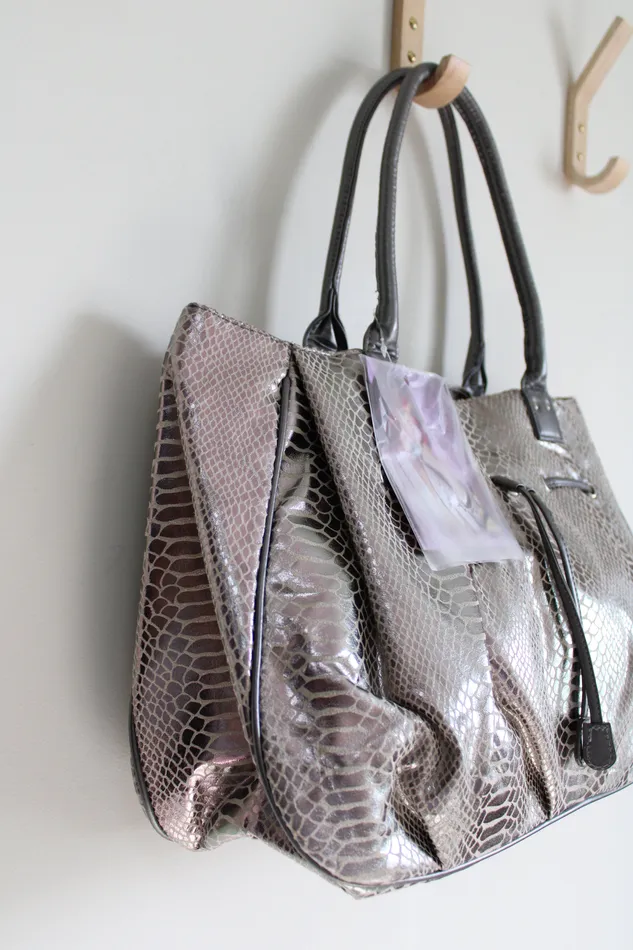Earrings NEW Rebel By Rhianna Alligator Silver Metallic Patterned Tote Jubilee Thrift