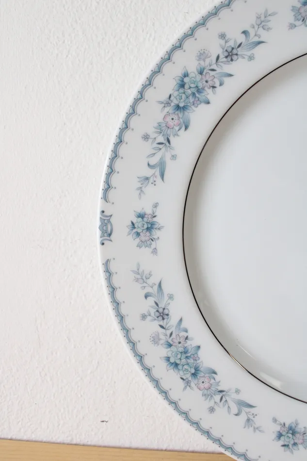 Fine China Society Rings Fine China Society Harmony 5217 White Blue Pink Floral Dinner Plate Fine China Society Rings Fine China Society Harmony 5217 White Blue Pink Floral Dinner Plate