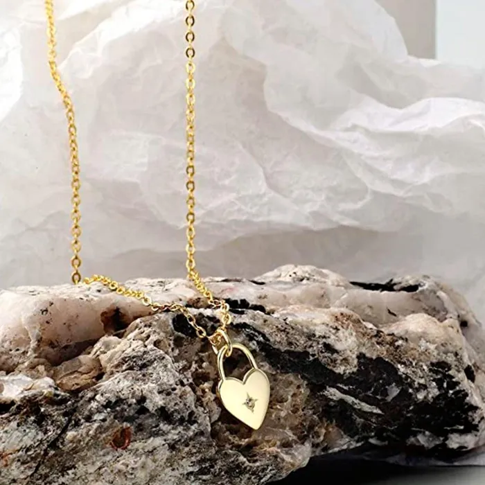 Gold Shield Collar de Corazn con Zirconia Blanca Earrings