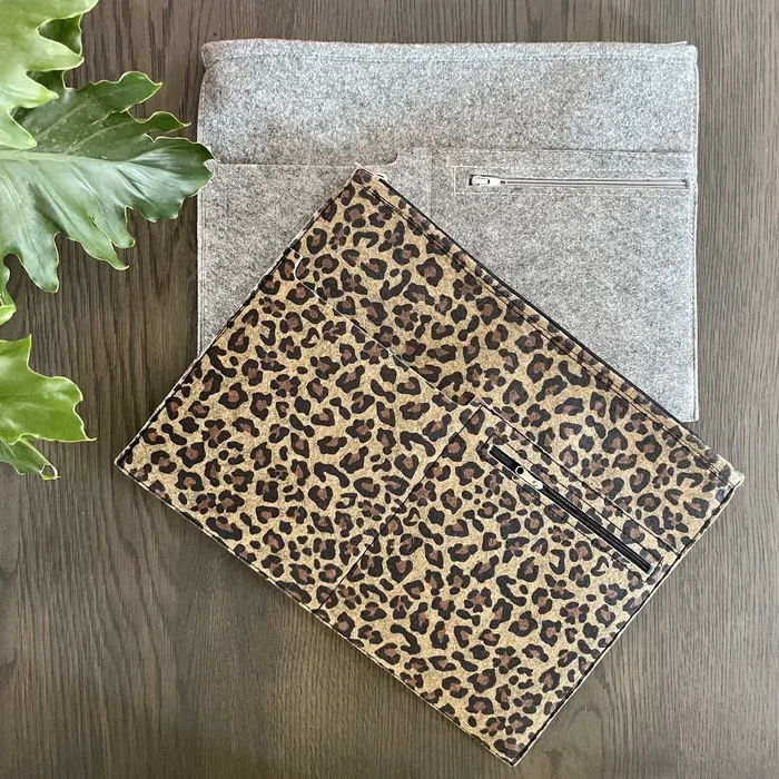 HJT Earrings Leopard Velt TabletNotebook Sleeve