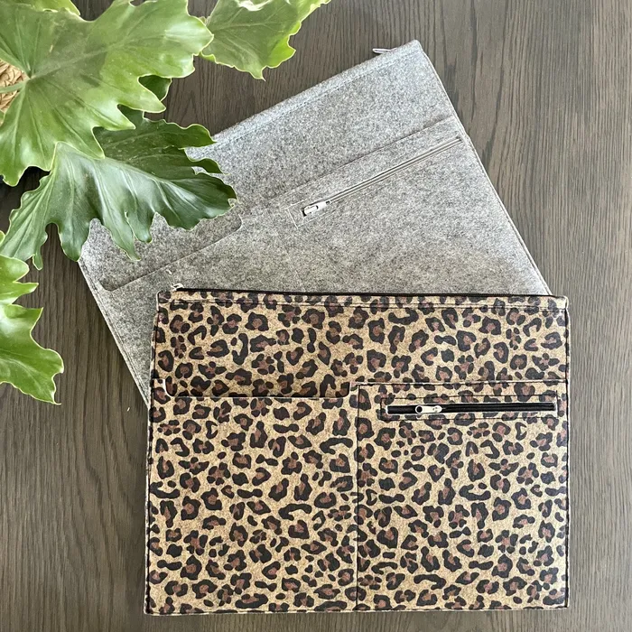 HJT Earrings Leopard Velt TabletNotebook Sleeve