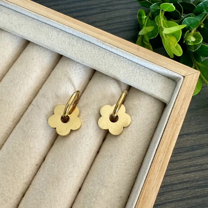 iszi ONLINE Earrings Daisy Pendant Earrings
