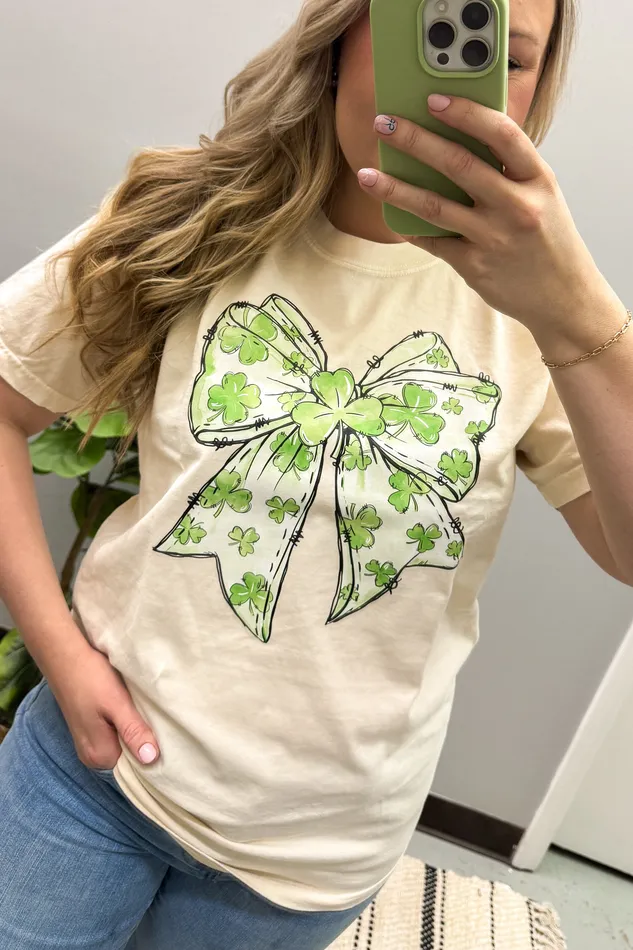 JL Franklins Rings Shamrock Bow Graphic Tee Ivory