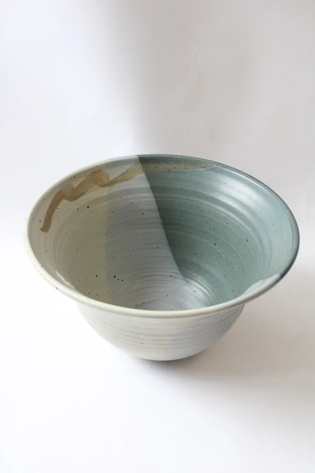 Jubilee Thrift Blue Tan Variegated Clay Pottery Large Bowl 11 Rings