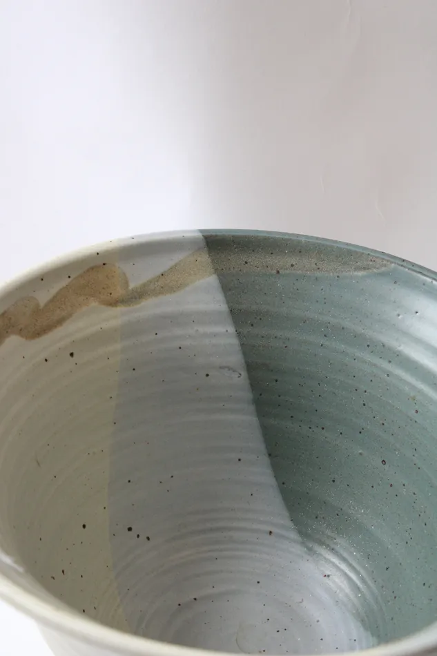 Jubilee Thrift Blue Tan Variegated Clay Pottery Large Bowl 11 Rings