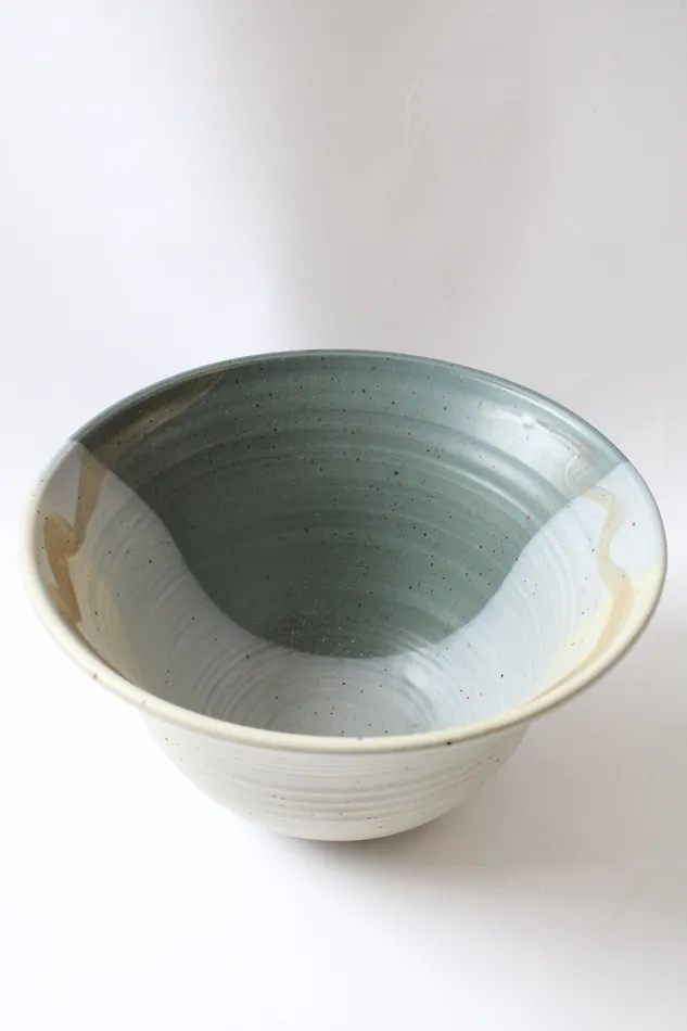 Jubilee Thrift Blue Tan Variegated Clay Pottery Large Bowl 11 Rings