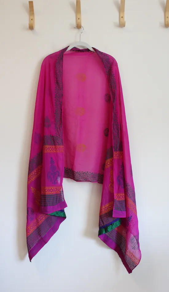 Jubilee Thrift Yellow Green Blue Patterned Pink Shawl Rings