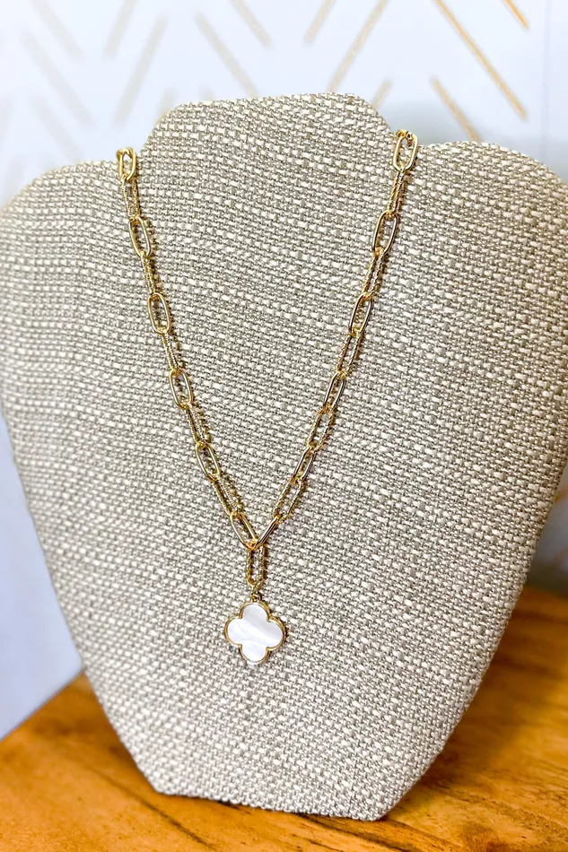 Judson Necklaces Paperclip Chain Link Necklace Featuring Clover Pendant Gold