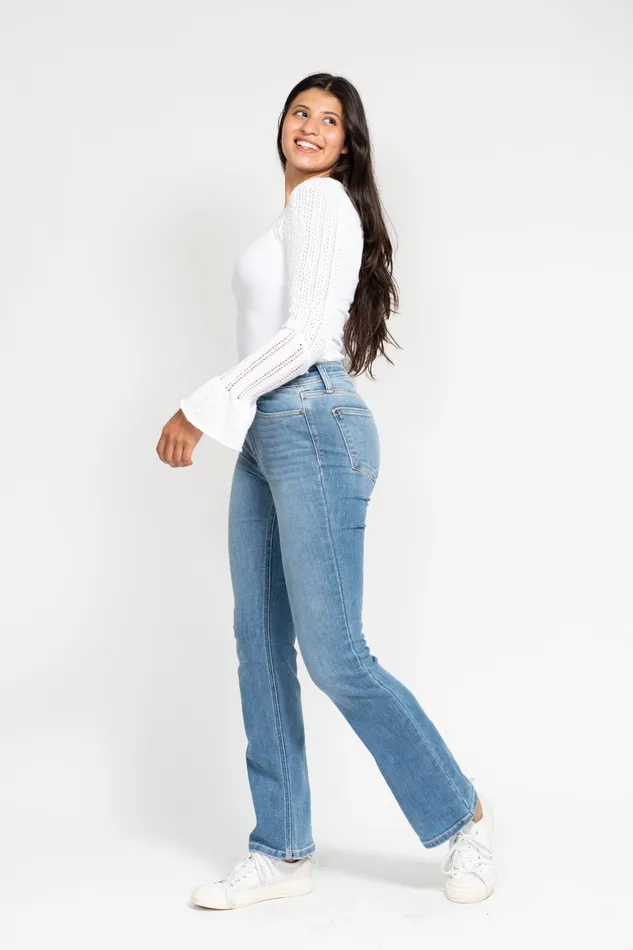 JUDY BLUE HIGH WAIST CLASSIC CONTRAST WASH BOOTCUT JEAN MEDIUM STONE JUDY BLUE Rings