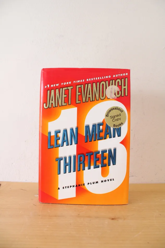 Lean Mean Thirteen By Janet Evanovich First Edition Signed Copy Jubilee Thrift Earrings