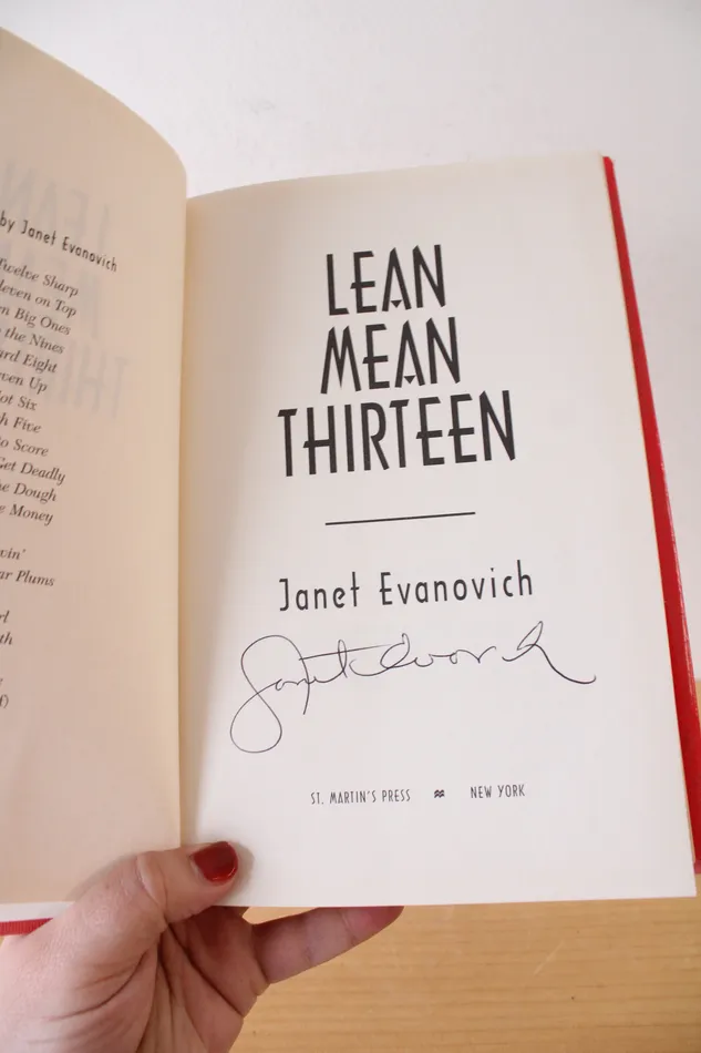 Lean Mean Thirteen By Janet Evanovich First Edition Signed Copy Jubilee Thrift Earrings