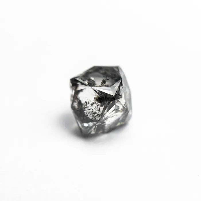 Misfit Diamonds Earrings 197ct 736x723x512mm Octahedron 2489801