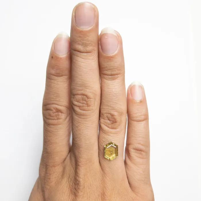 Misfit Gems Rings 259ct 1006x765x277mm Hexagon Portrait Cut Sapphire 2160316