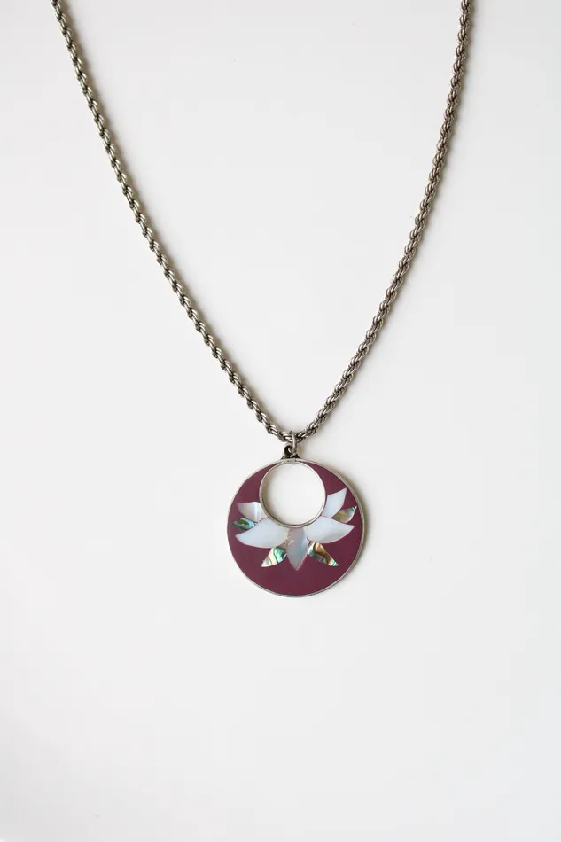 Necklaces Jubilee Thrift Abalone Mother Of Pearl Medallion Necklace