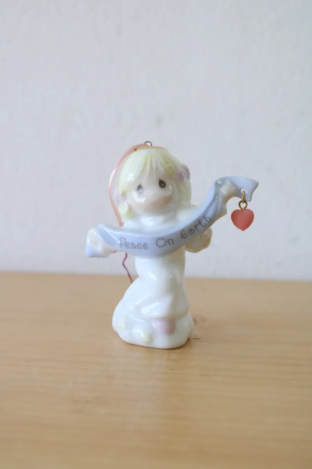 Necklaces Precious Moments 1998 Precious Moments Peace On Earth Porcelain Ornament