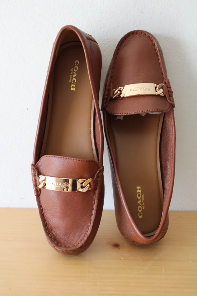 NEW Coach Olive Leather Pebble Grain Brown Loafer Size 85 Coach Earrings
