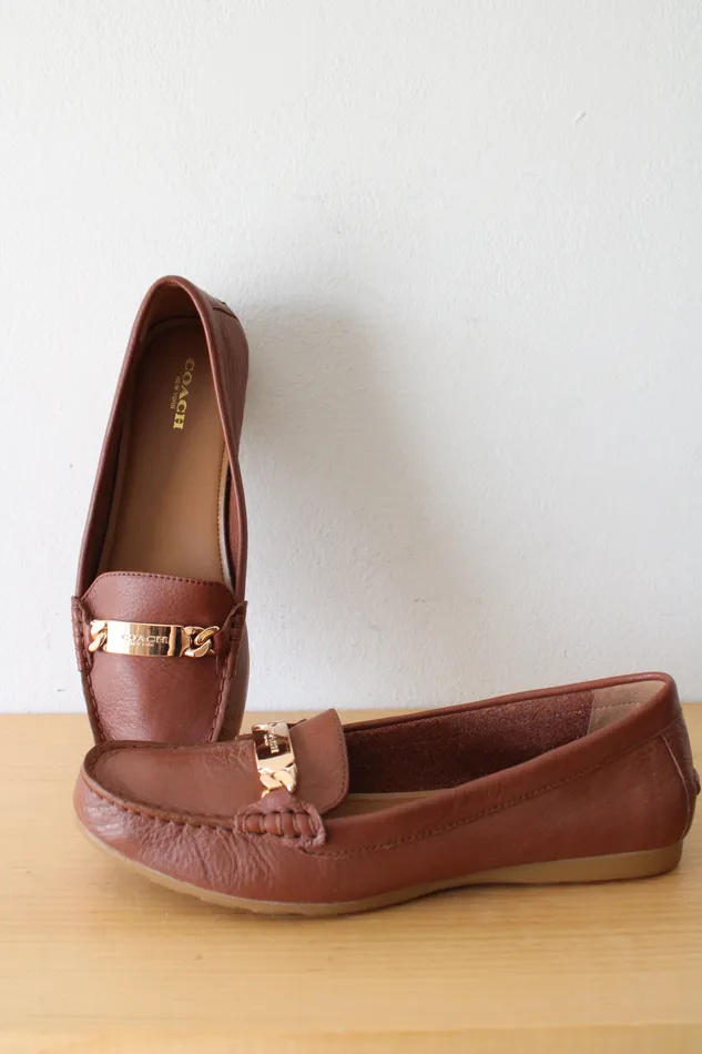 NEW Coach Olive Leather Pebble Grain Brown Loafer Size 85 Coach Earrings