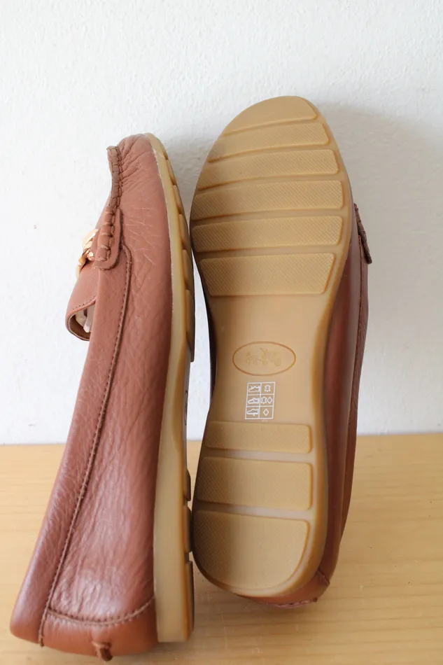 NEW Coach Olive Leather Pebble Grain Brown Loafer Size 85 Coach Earrings