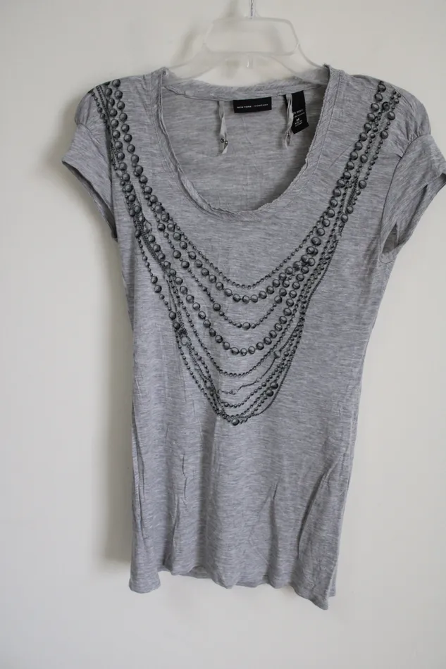 New York Company Earrings New York Co Gray Beaded Graphic Tee M