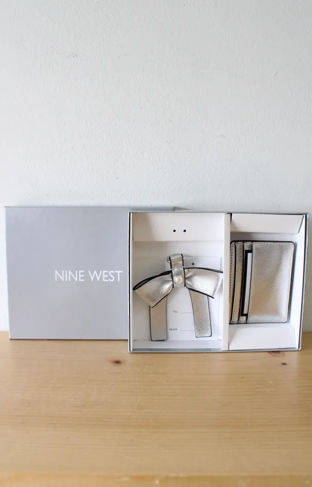 Nine West NEW Nine West Silver Card Case Bow Dangle Keychain Accessory Earrings Nine West NEW Nine West Silver Card Case Bow Dangle Keychain Accessory Earrings