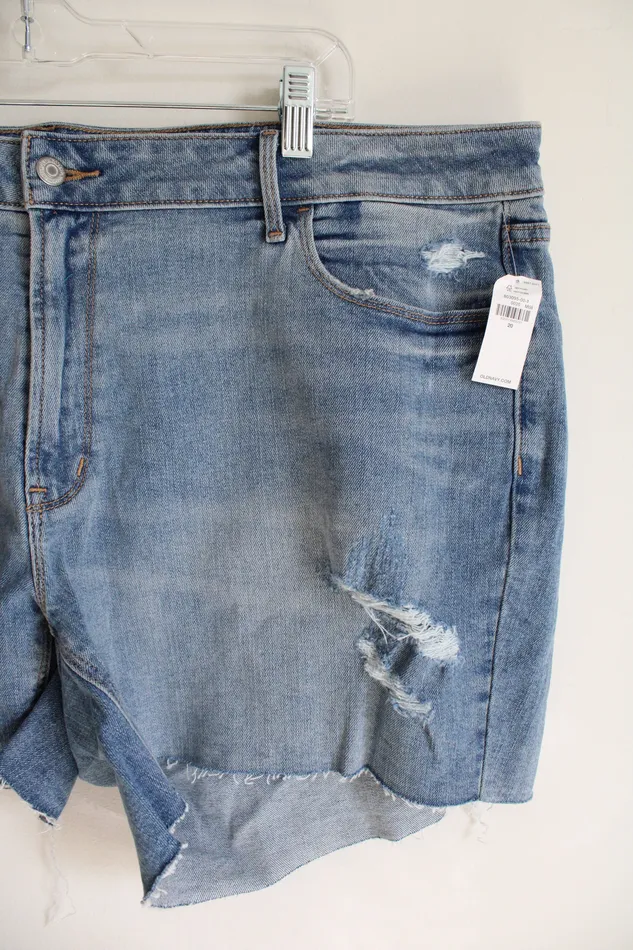 Old Navy NEW Old Navy MidRise Distressed Denim Shorts 20 Earrings
