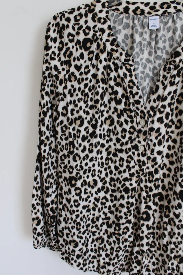 Old Navy Old Navy Leopard Print Long Sleeved Blouse S Earrings