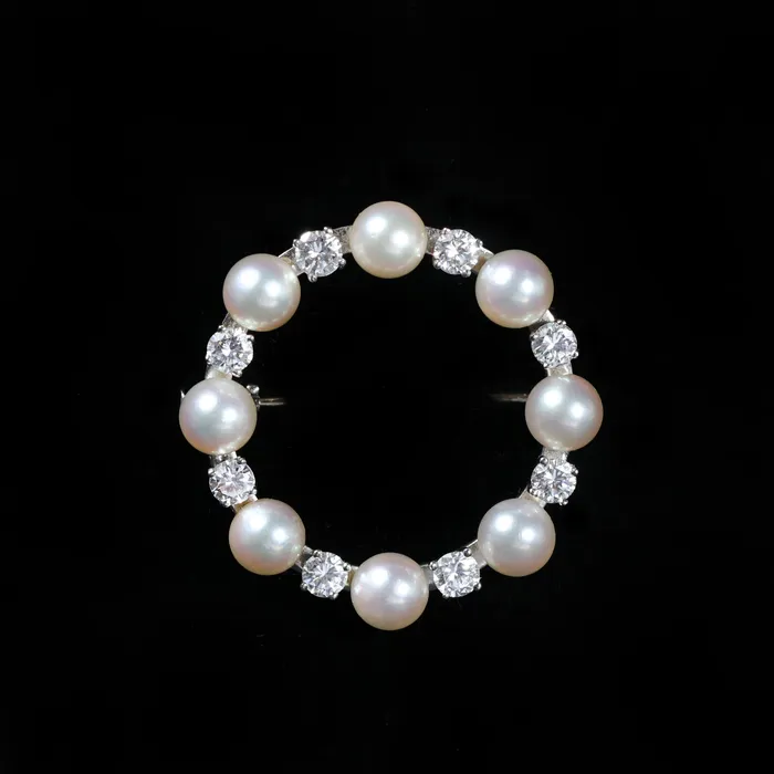 OTC Necklaces Estate 18K White Gold 100 CTW Diamond and Pearl Circular Brooch