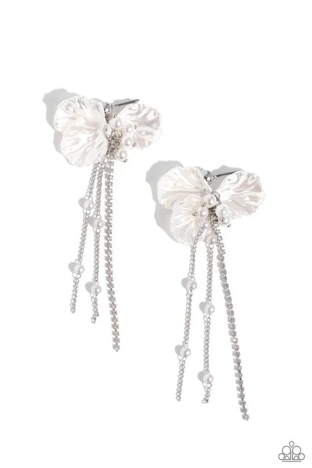 Paparazzi Accessories Graceful Gesture White Rings