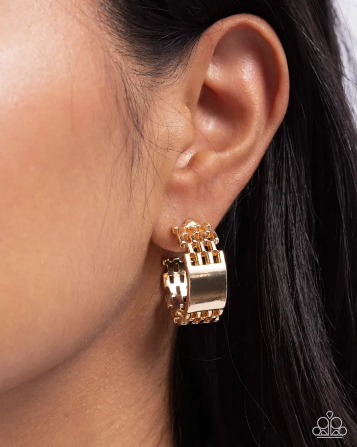 PreStyled Sets Interlocked Immunity Gold Paparazzi Accessories
