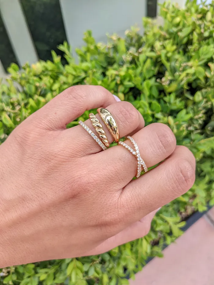 Rings RACHEL LYNN CHICAGO 14 Karat Yellow Gold and Diamond Criss Cross Ring