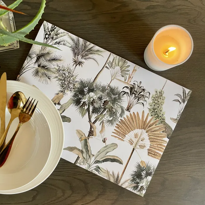 SHORELINE Necklaces Exotic Zanana Light Paper Placemats