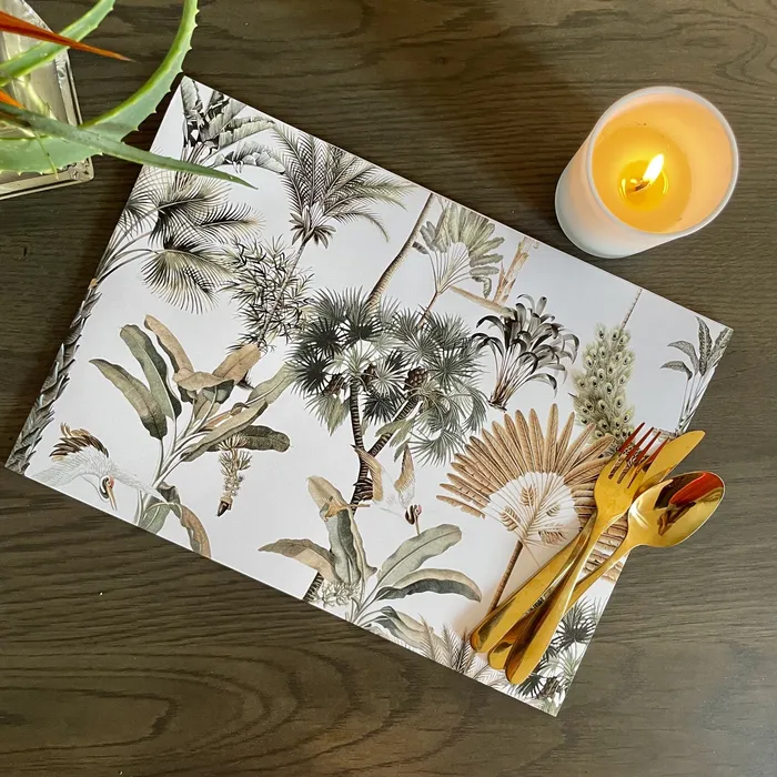 SHORELINE Necklaces Exotic Zanana Light Paper Placemats