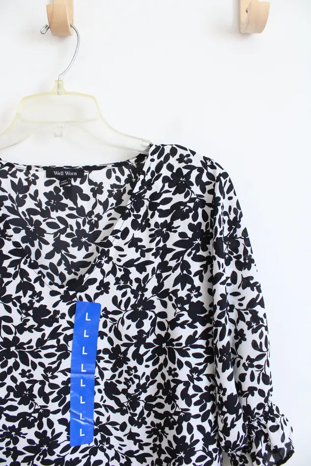 Well Worn Rings NEW Well Worn Black White Floral VNeck Top L