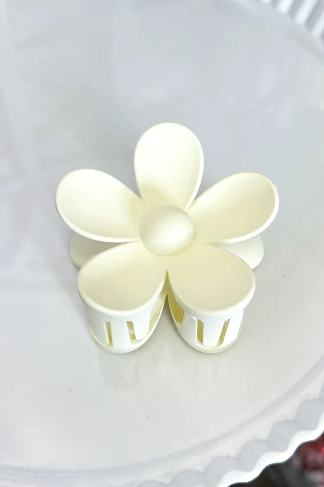 Zenana Rings Daisy Flower Claw Clip Ivory